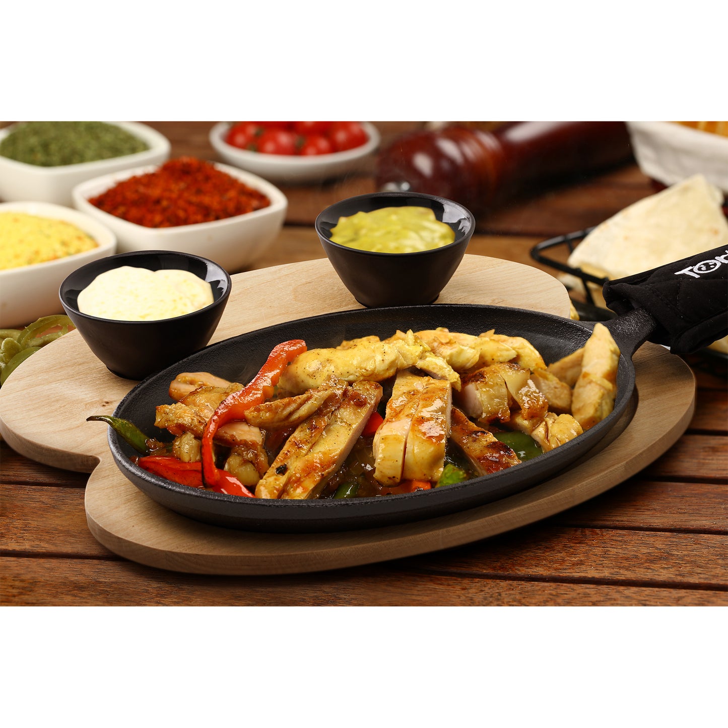 25 cm Fajita Pfannen Set aus Gusseise inkl. Serviertablett aus Holz + 2 Keramik Dipschalen